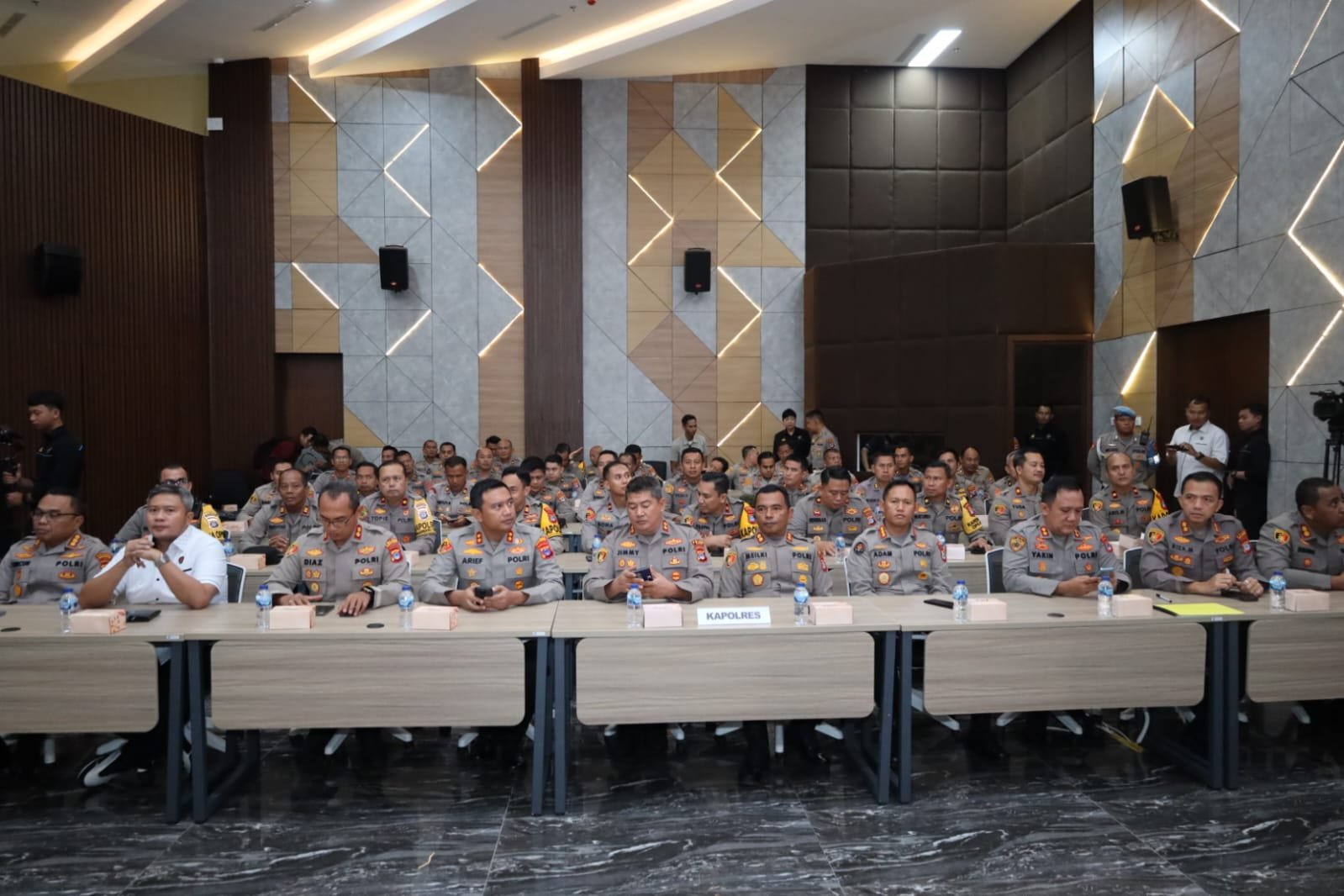 Kapolres Kotabaru AKBP Doli M Tanjung Hadiri Sosialisasi Penggunaan Media Sosial Di Polda Kalsel