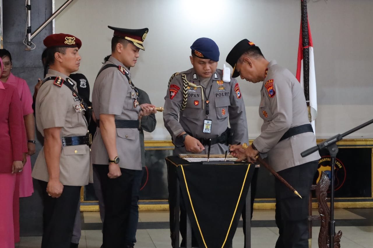 Kapolda Kalsel Pimpin Sertijab Dir Tahti, Kapolres Batola dan Tabalong