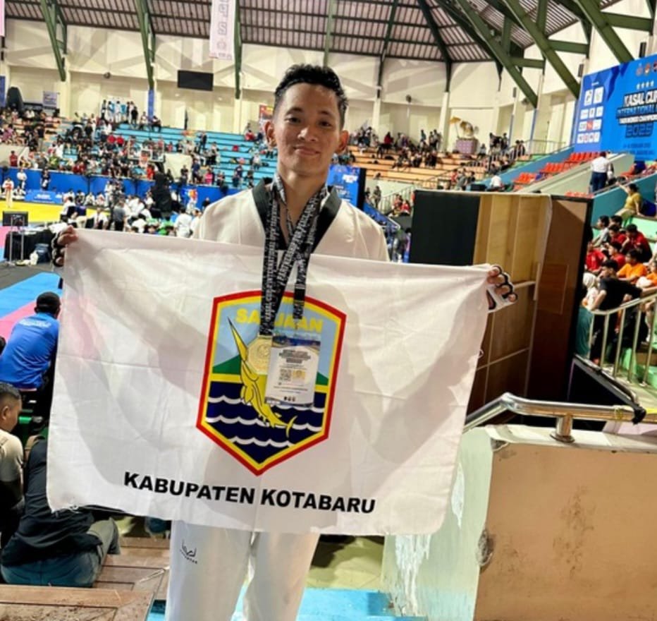 Atlet Taekwondo Kotabaru, Dimas Raih Emas Pada KASAL CUP 2 Di Bali