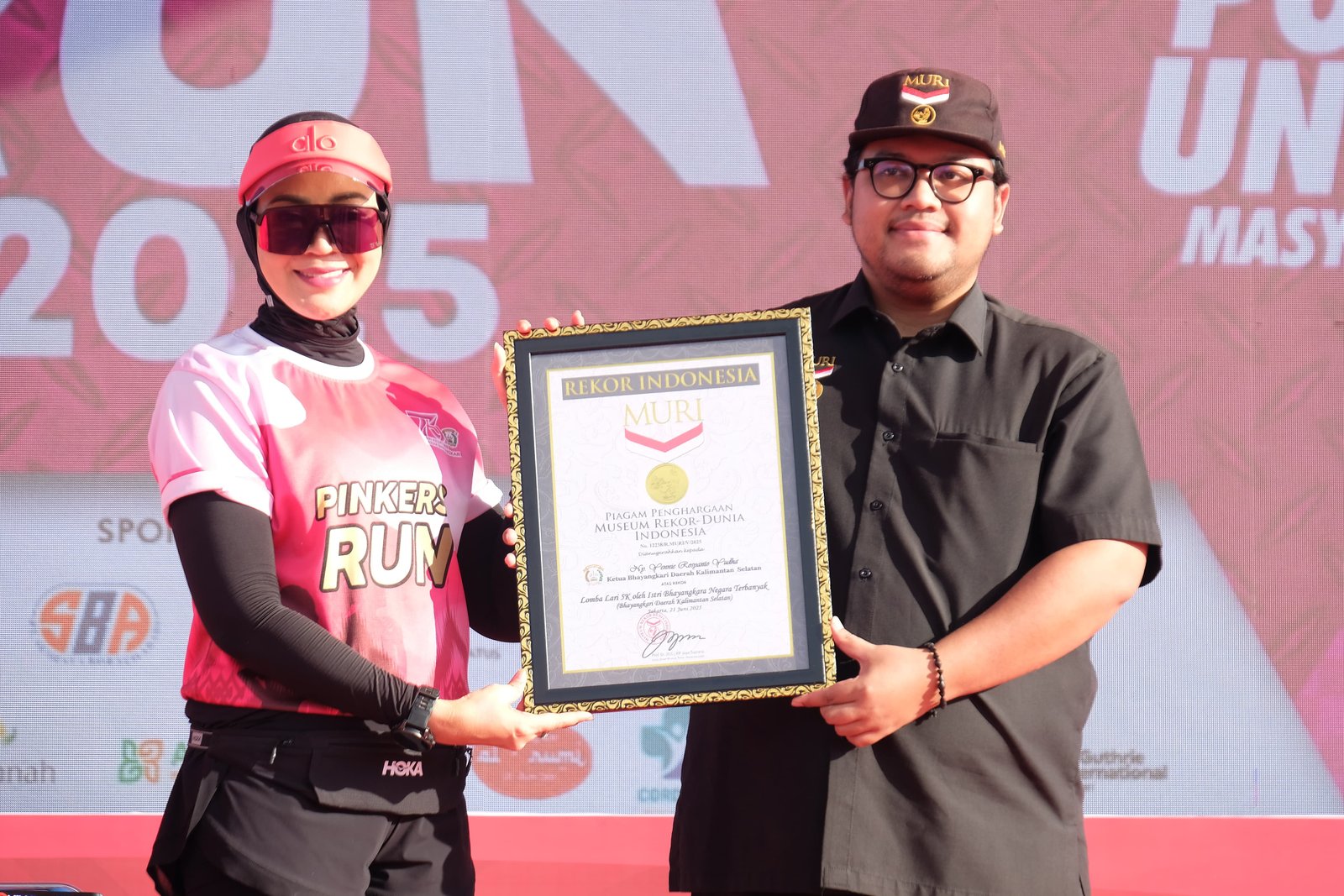Bhayangkari Daerah Kalsel Pecahkan Rekor MURI dengan Banua Pinkers Run 2025