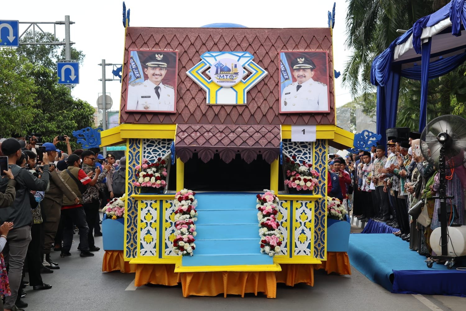 Kotabaru Tampilkan Kapal Hias, Generasi Qurani Hebat pada Pawai Taaruf MTQ ke-36 Kalsel