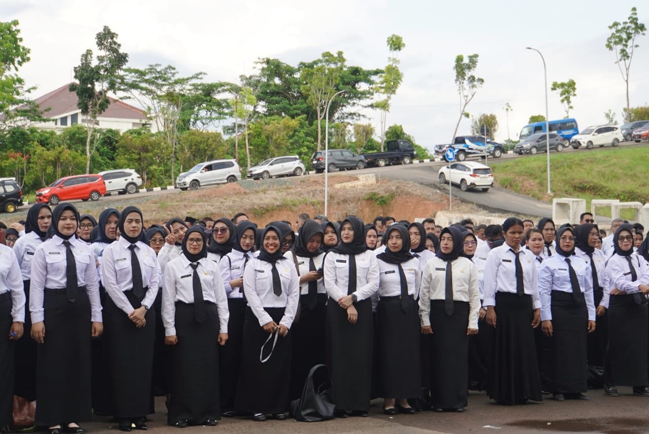 2.409 PPPK Paruh Waktu di Kotabaru Terima SK Pengangkatan